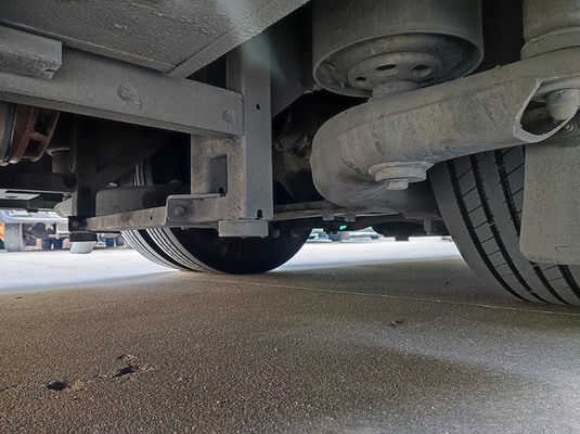 Λούξυ Ροζ Χρησιμοποιούμενα λεωφορεία Yutong Euro 5 LHD Χρησιμοποιούμενα λεωφορεία ντίζελ για πώληση