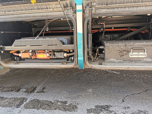 Αριστερής πλευράς τιμόνι (LHD) Μεταχειρισμένο Πολυτελές Λεωφορείο 31 Θέσεων Με Αυτόματο Κιβώτιο Ταχυτήτων