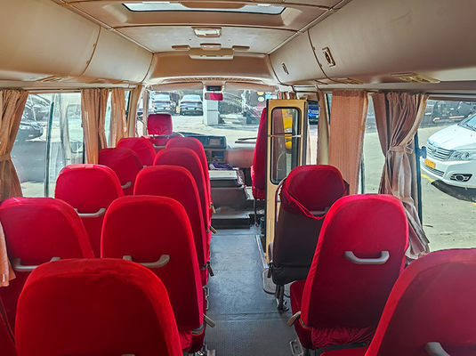 23 θέσεις Toyota Coaster μεταχειρισμένο ταξιδιωτικό λεωφορείο με χειροκίνητο κιβώτιο