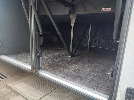 Δοκιμαστικό λεωφορείο Euro 5 Χρησιμοποιούμενο τουριστικό λεωφορείο Διάταξη LHD Θέση διεύθυνσης 12m