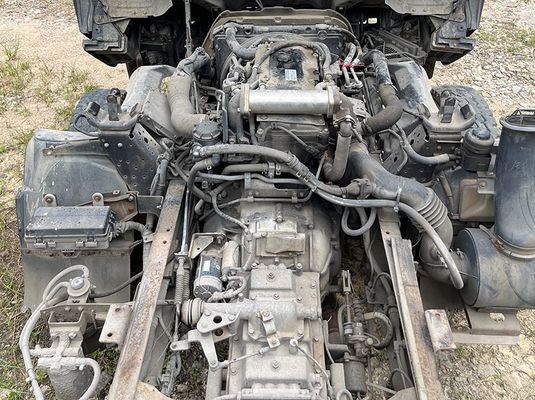 Isuzu μεταχειρισμένο φορτηγό φορτηγό 4KH1Δηζελοκινητήρα φορτηγό με 2 πόρτες για τη μεταφορά βαρέων φορτίων