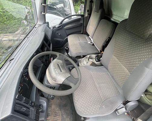 Χρησιμοποιημένο φορτηγό Isuzu ELF 600p φορτηγό φορτηγό 4KH1 κινητήρα ντίζελ και λευκό σώμα