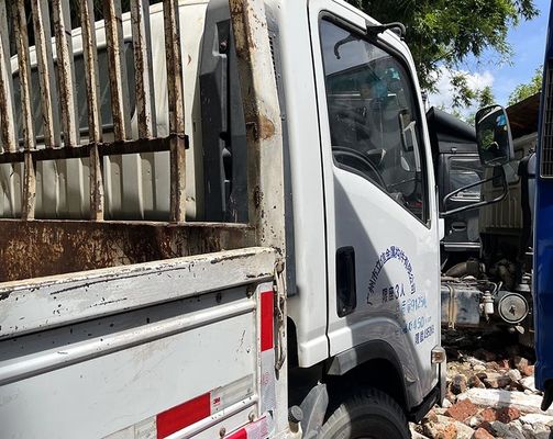 Isuzu χρησιμοποιείται φορτηγό φορτηγό με 2 πόρτες κινητήρα ντίζελ φορτηγό ελαφρύ φορτηγό φορτηγό κουτί φορτηγό