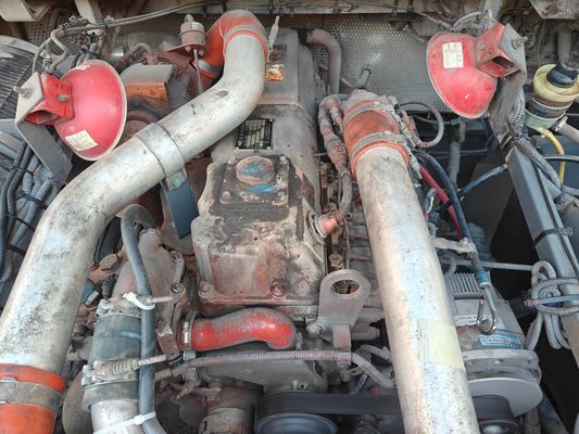 56 Θέσεων Κινητήρας Diesel Αριστερό Τιμόνι KLQ6106XQE4 Μεταχειρισμένο Σχολικό Λεωφορείο Κατασκευασμένο στην Κίνα