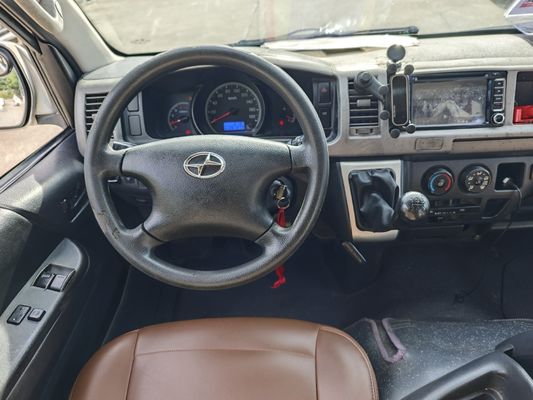 Δάμα Ντίζελ Χρησιμοποιούμενο μίνι λεωφορείο 15 θέσεις για μεταφορά ανθρώπων Γενικές διαστάσεις L x W x H mm 5380×1880×2285