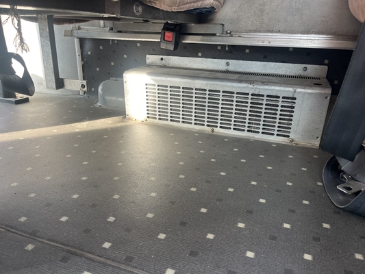 Χρησιμοποιημένο Κίτρινο Λεωφορείο King Long: Διάταξη 63 θέσεων, Κινητήρας Yuchai & Χειροκίνητο Κιβώτιο Ταχυτήτων