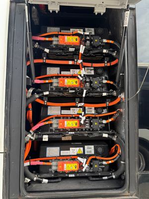 Ένα μεταχειρισμένο λεωφορείο Shenlong 10 μέτρων 36 θέσεων